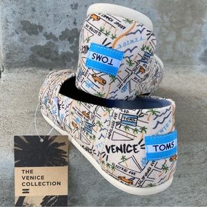 TOMS (W10) NWT Venice Collection Canvas